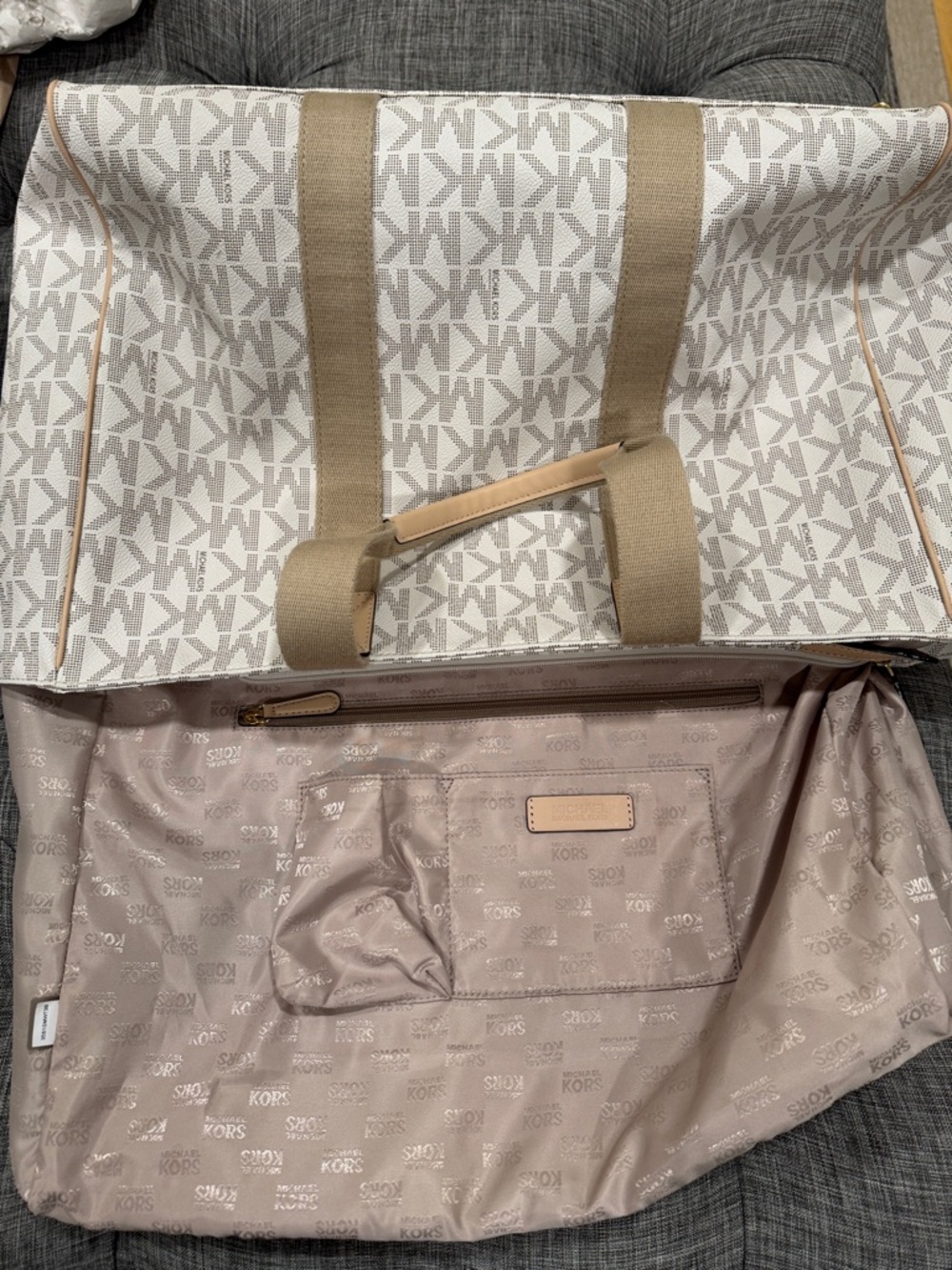 Michael Kors Bag Oversized Jet Set Signature Travel Weekender Work Laptop Tote - Picture 12 of 17